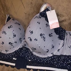 Lane Bryant Intimates & Sleepwear - NWOT Lane Bryant Cacique T-shirt bra Navy/White46C Lane Bryant Intimates & Sleepwear - NWOT Lane Bryant Cacique T-shirt bra Navy/White46C